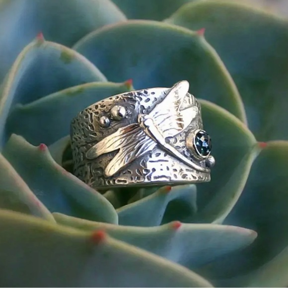 Cubic Zirconia Dragonfly Ring For Men And Women - Picture 4 of 7